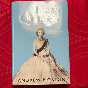 The Queen Her Life by Andrew Morton Hardcover